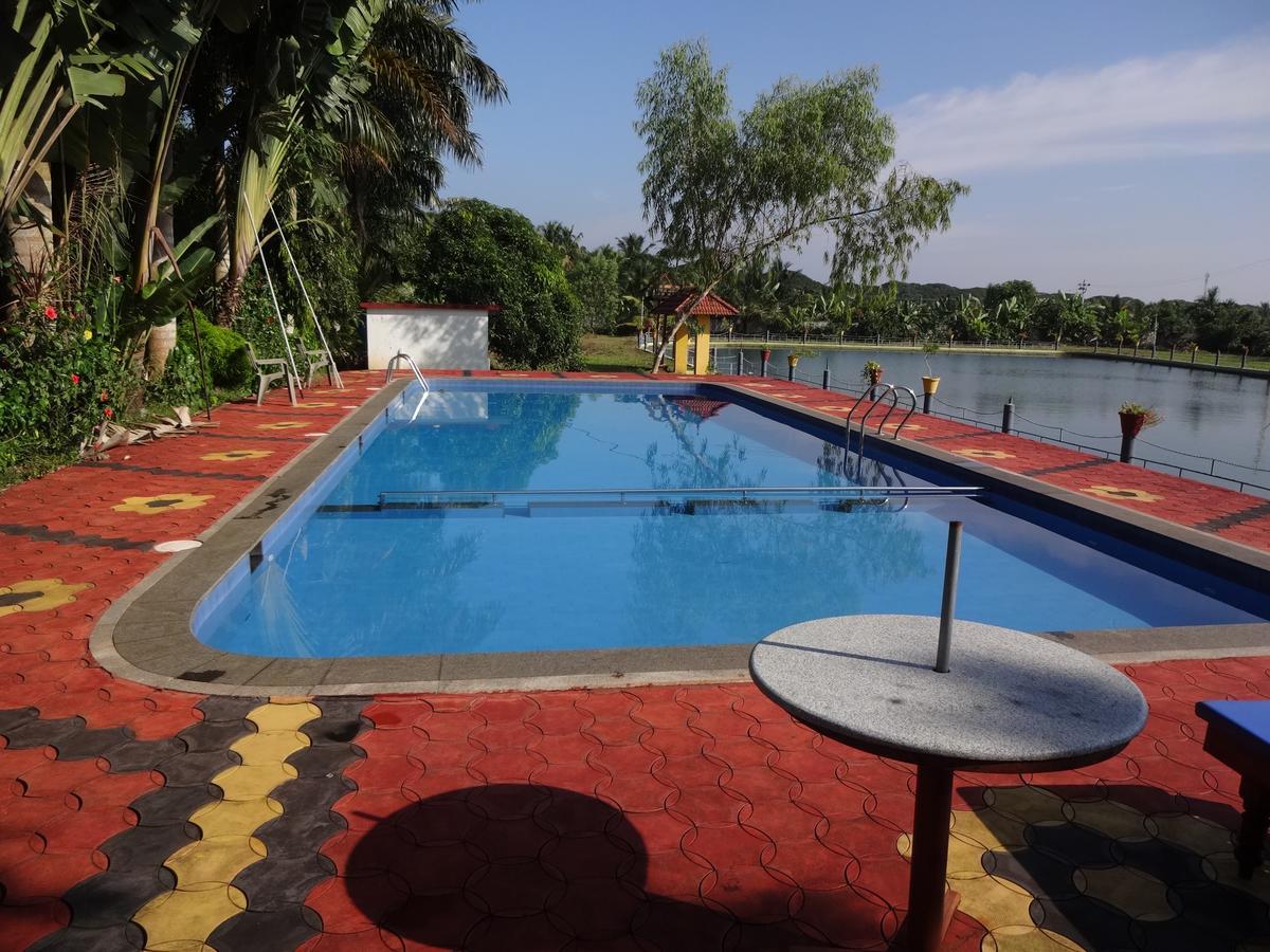 Royal Riviera Ξενοδοχείο Kumarakom Εξωτερικό φωτογραφία